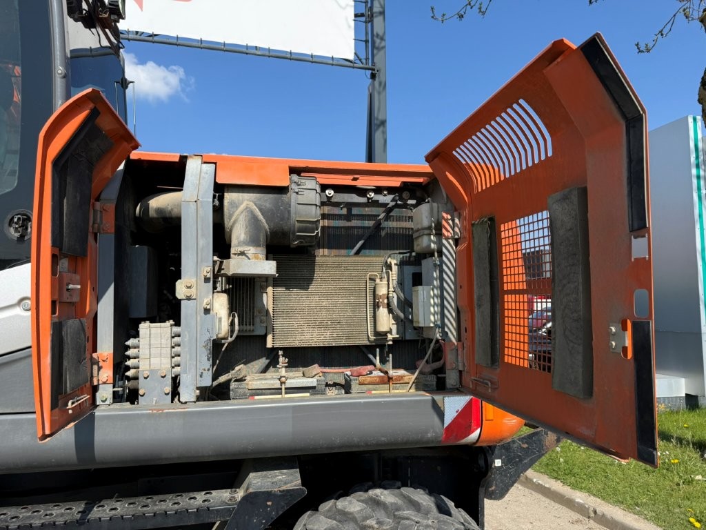 Hitachi ZX190W-3 + stabilisators - Hendriks Machinery