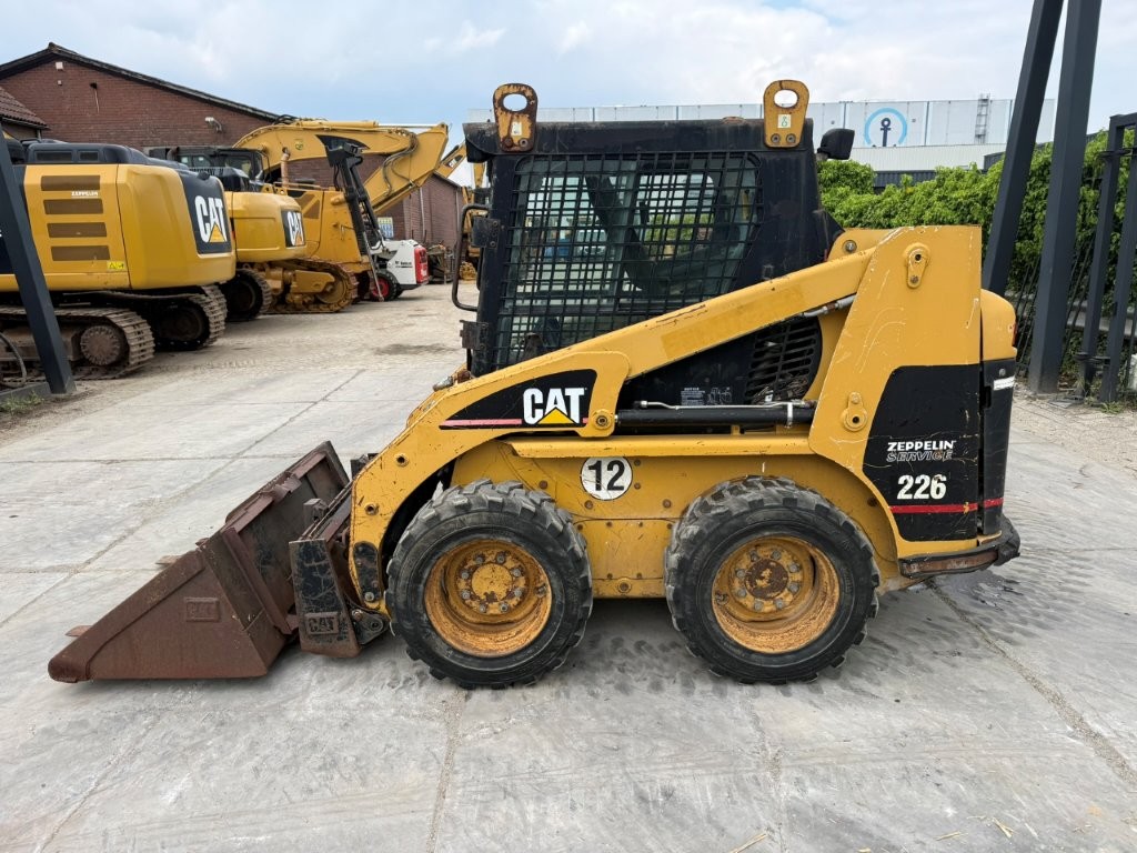 Caterpillar 226 ! 