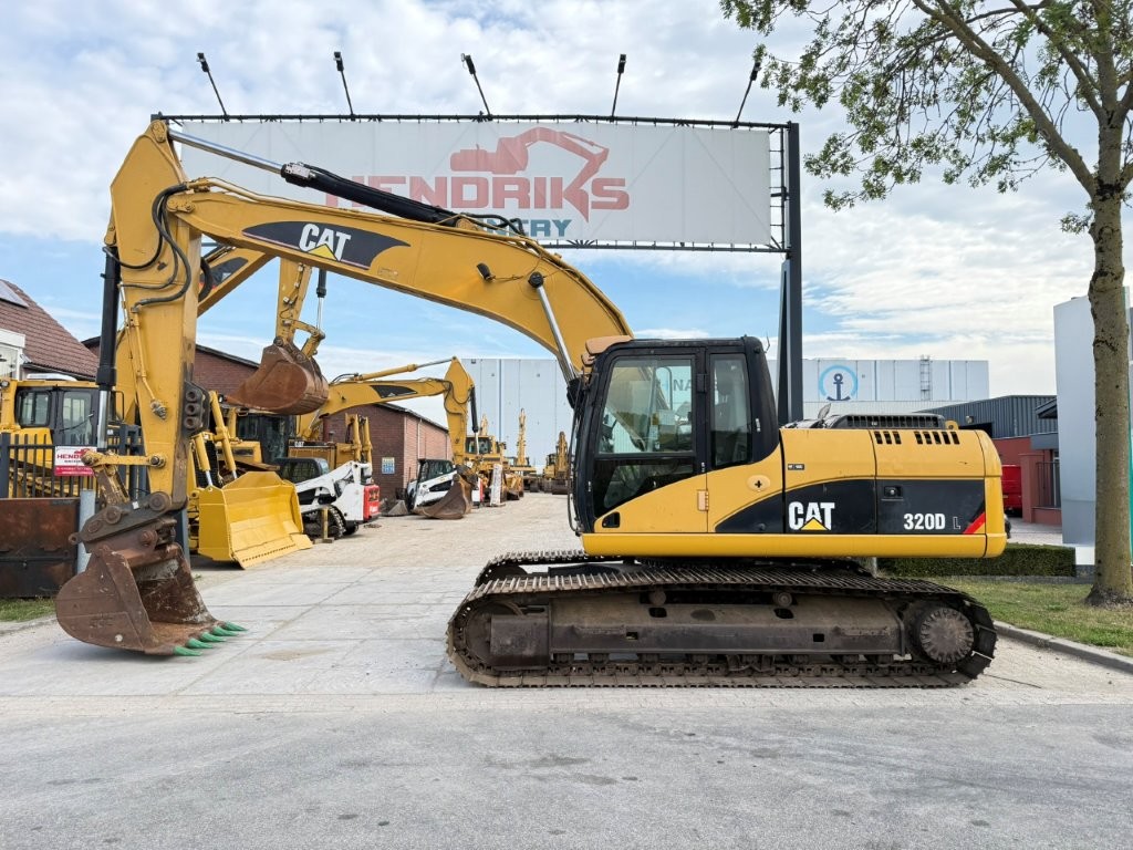 Caterpillar 320DL ! 